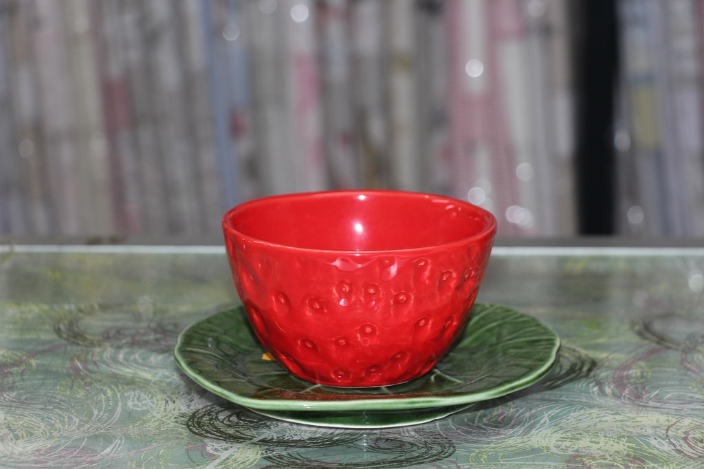 Taça de Cerâmica "Morango" com Pires de Folha