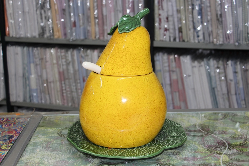 Açucareiro de Cerâmica em Formato de Pera com Colher e Pires