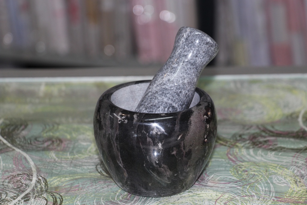 Almofariz com Pilão em Pedra Natural Marmoreada