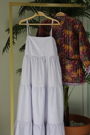 Vestido Comprido Lilás às Riscas e Casaco Acolchoado Estampado