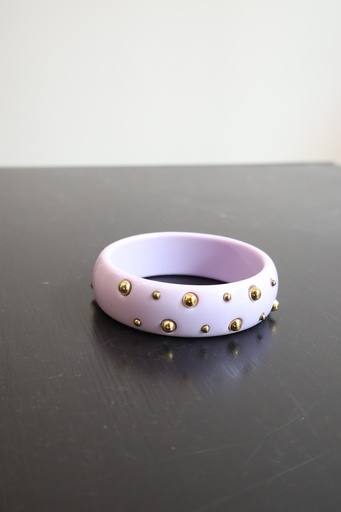 Pulseira com detalhes dourados